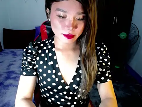 Snapshot of Urassiansweetcummer chatting on November 2025 12:28:01 PM Urassiansweetcummer online show from November 2025 12:28:01 PM