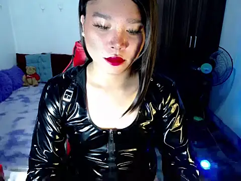 Snapshot of Urassiansweetcummer chatting on May 2026 01:53:01 AM Urassiansweetcummer online show from May 2026 01:53:01 AM