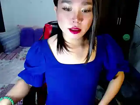 Urassiansweetcummer online show from September 2025 02:07:02 AM