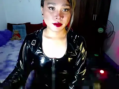 Urassiansweetcummer online show from April 2026 07:31:01 PM