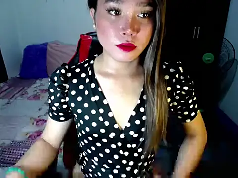 Urassiansweetcummer online show from October 2025 02:13:01 AM