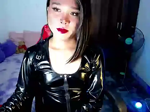 Snapshot of Urassiansweetcummer chatting on June 2026 02:44:02 AM Urassiansweetcummer online show from June 2026 02:44:02 AM