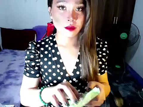 Snapshot of Urassiansweetcummer chatting on November 2025 02:15:02 AM Urassiansweetcummer online show from November 2025 02:15:02 AM