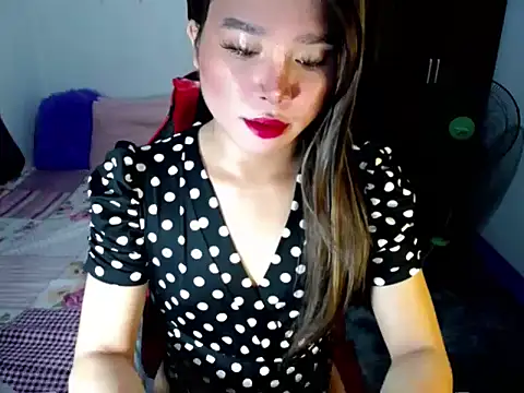 Urassiansweetcummer online show from October 2025 01:49:02 AM