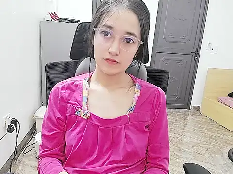 Shulee21 online show from November 2025 02:48:02 AM