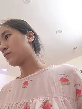 Shulee21 online show from October 2025 01:39:01 AM