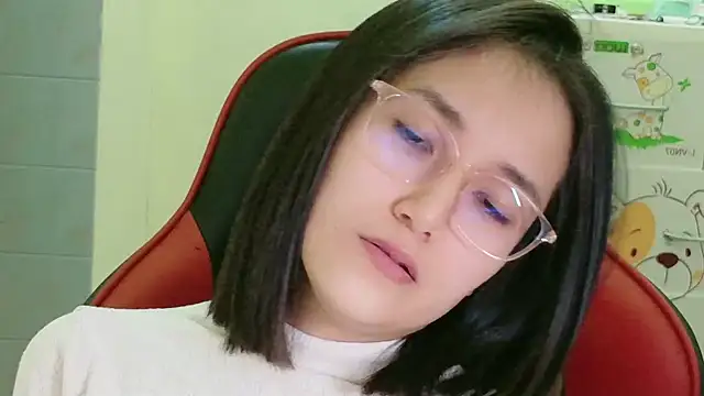 Shulee21 online show from November 2025 01:53:02 AM