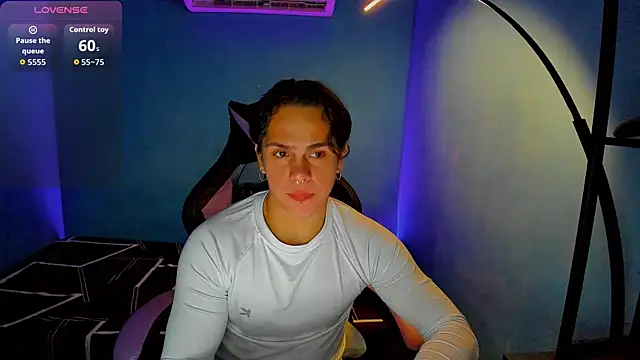 Snapshot of Maximiliano_scoott__ chatting on October 2025 06:53:01 PM Maximiliano scoott online show from October 2025 06:53:01 PM