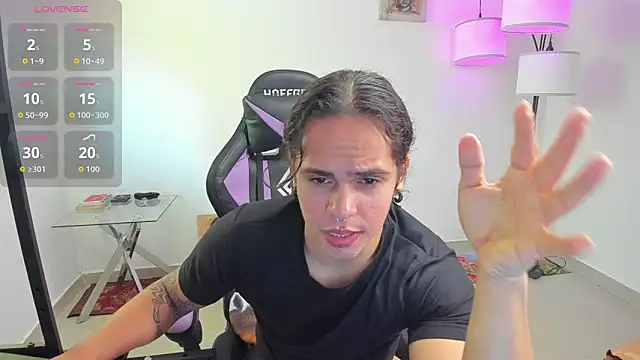 Snapshot of Maximiliano_scoott__ chatting on November 2025 08:56:02 PM Maximiliano scoott online show from November 2025 08:56:02 PM