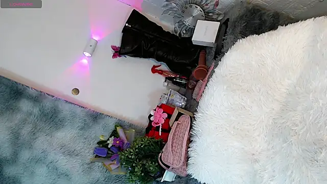 mia holly18 online show from February 2026 04:39:01 PM