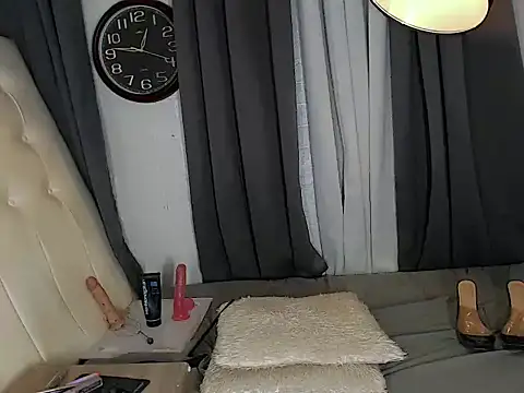 Foxxy Barbie online show from May 2026 06:06:02 AM