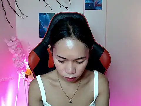 Shindoll online show from November 2025 12:42:02 PM