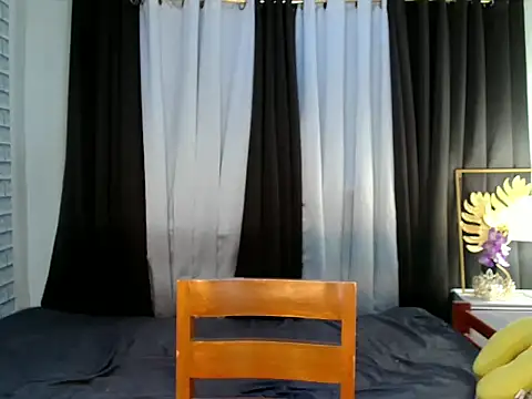  Carmilla online show from November 2025 04:32:02 PM