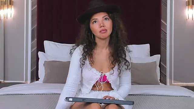 MargaretPeace online show from April 2026 03:13:02 AM