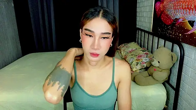 TRANSGODDESSA online show from October 2025 08:01:01 PM