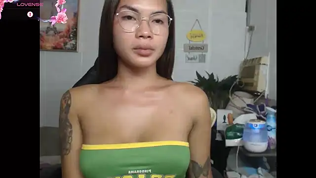 lucyheart777 online show from June 2026 05:40:01 AM