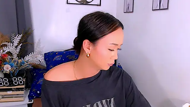 Snapshot of Zialustts chatting on February 2026 04:17:01 PM Zialustts online show from February 2026 04:17:01 PM