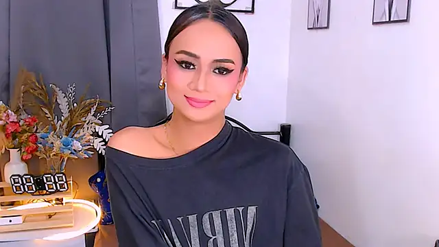 Snapshot of Zialustts chatting on February 2026 03:50:01 AM Zialustts online show from February 2026 03:50:01 AM