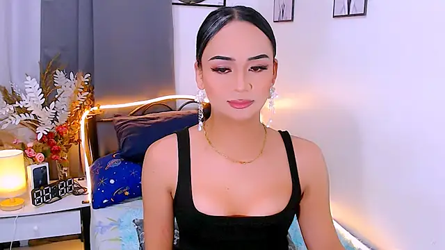 Zialustts online show from November 2025 02:01:02 AM