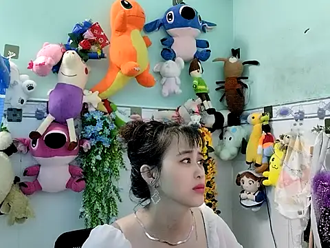 emgaixinhngoan online show from November 2025 02:00:02 AM