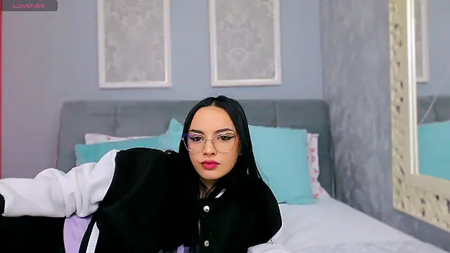 ScarletVex online show from January 2026 04:00:02 PM