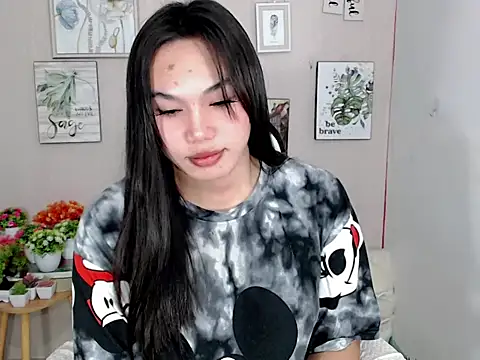 Snapshot of liane_mei chatting on June 2026 02:24:02 AM liane mei online show from June 2026 02:24:02 AM