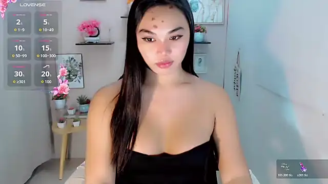 Snapshot of liane_mei chatting on June 2026 05:45:02 PM liane mei online show from June 2026 05:45:02 PM