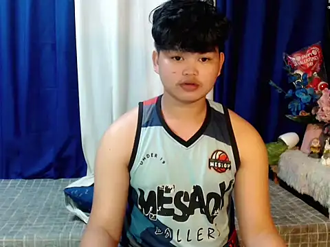 Reynelcock online show from February 2026 05:44:02 PM