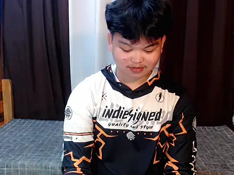 Reynelcock online show from March 2026 06:31:02 PM