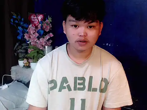 Reynelcock online show from March 2026 03:17:01 PM