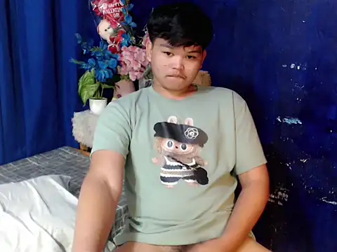 Reynelcock online show from February 2026 05:01:02 PM