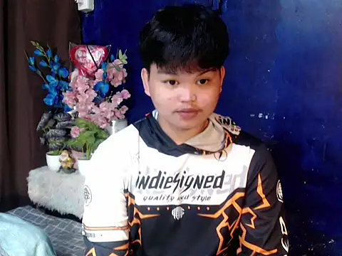 Reynelcock online show from March 2026 06:24:01 PM