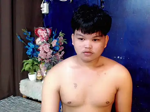 Reynelcock online show from March 2026 07:01:01 PM