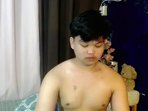 Reynelcock online show from March 2026 07:27:02 PM