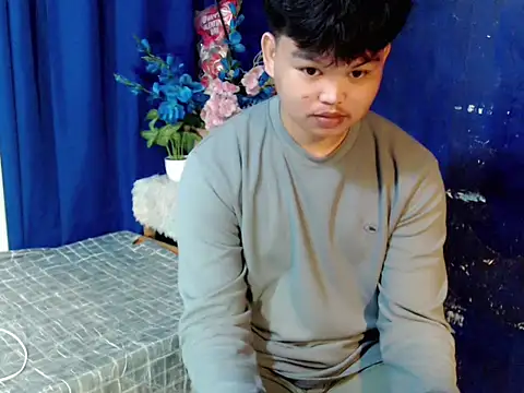 Reynelcock online show from February 2026 12:30:02 AM