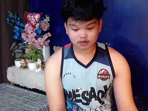 Reynelcock online show from March 2026 06:22:02 PM