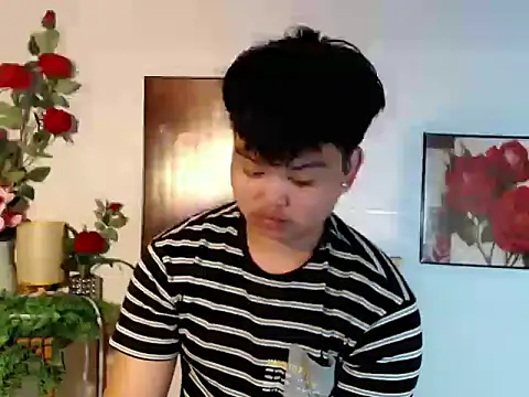 Snapshot of Reynelcock chatting on July 2026 09:29:01 AM Reynelcock online show from July 2026 09:29:01 AM