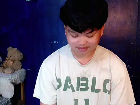 Reynelcock online show from April 2026 12:23:01 PM