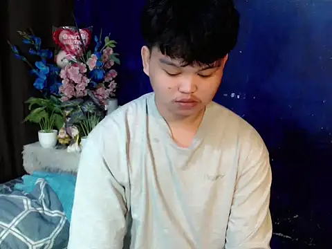 Reynelcock online show from March 2026 06:19:02 PM