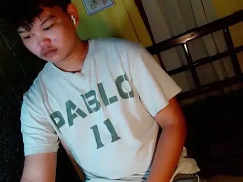 Reynelcock online show from November 2025 03:32:02 AM