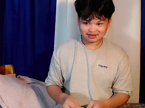 Reynelcock online show from October 2025 03:21:02 PM