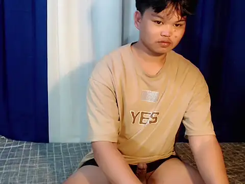 Reynelcock online show from November 2025 05:57:01 PM