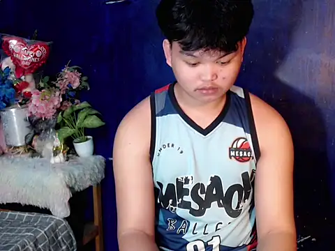 Reynelcock online show from November 2025 04:33:01 PM