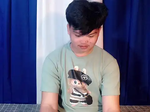 Reynelcock online show from November 2025 04:10:01 PM