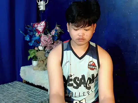 Reynelcock online show from November 2025 02:45:02 AM