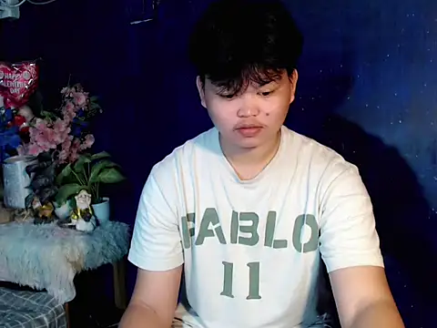 Reynelcock online show from October 2025 03:33:02 PM