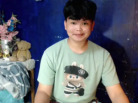 Reynelcock online show from December 2025 04:41:02 PM