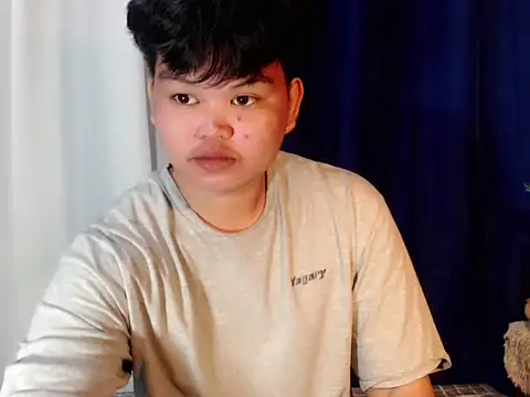 Reynelcock online show from November 2025 01:21:02 AM