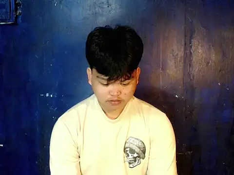 Reynelcock online show from November 2025 05:35:01 PM