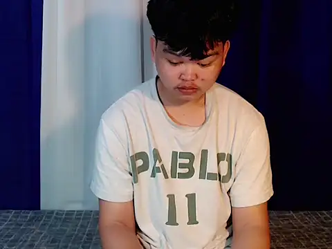 Reynelcock online show from November 2025 01:32:02 AM